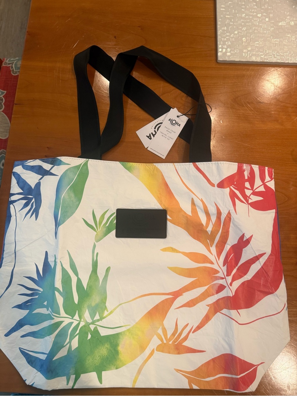 NWT ALOHA Collection Rainbow Palm Splah proof Daytripper Tote